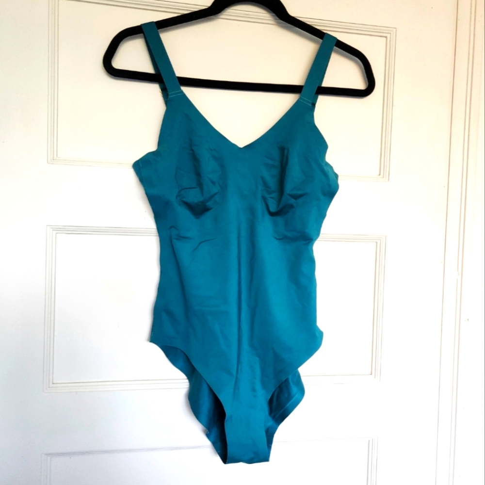 Knix Size Medium Seamless Swim Suit Body Suit